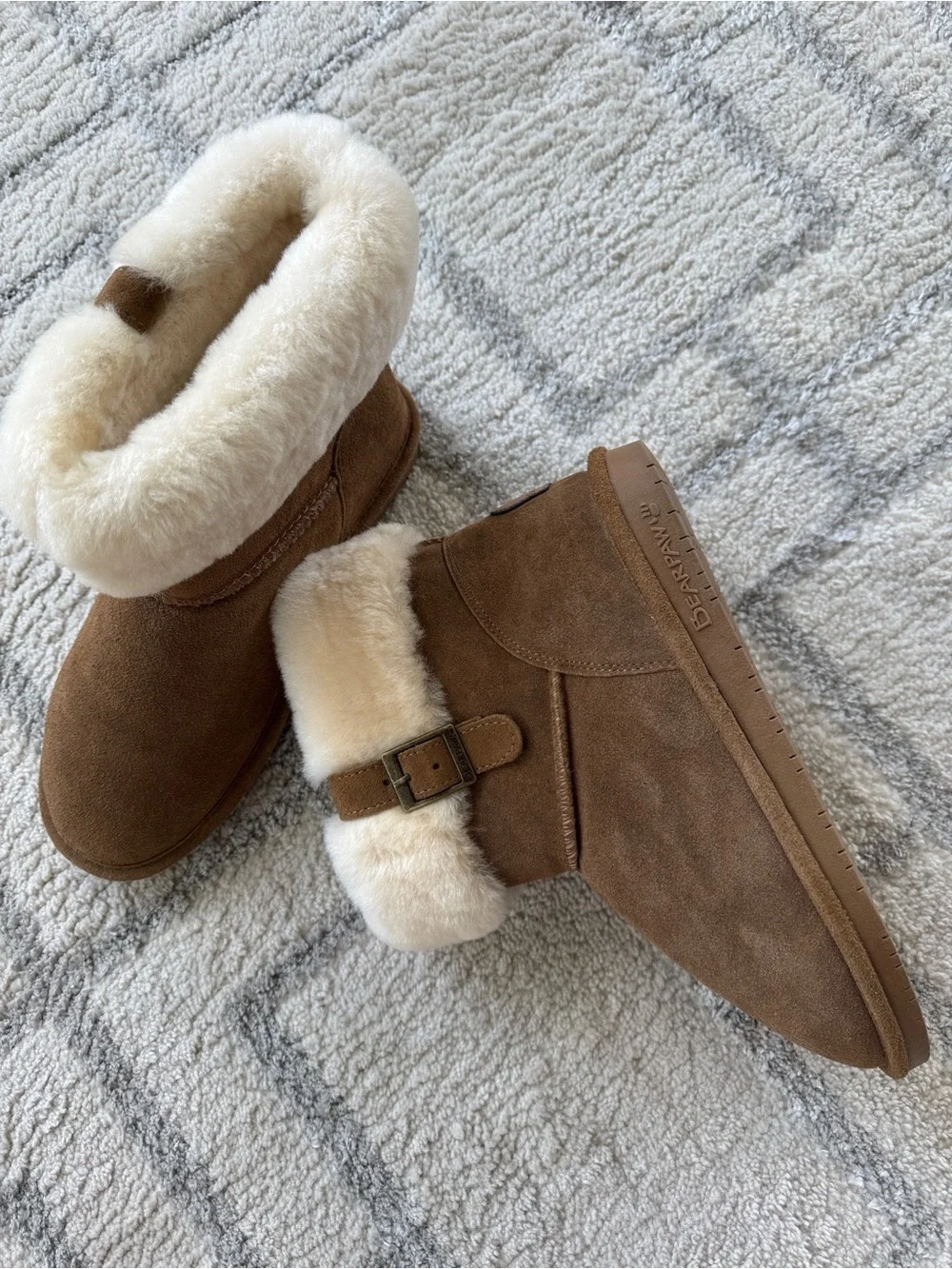 BEARPAW Abby Boots Hickory Suede Sheepskin Collar Buckle Size 11 like new